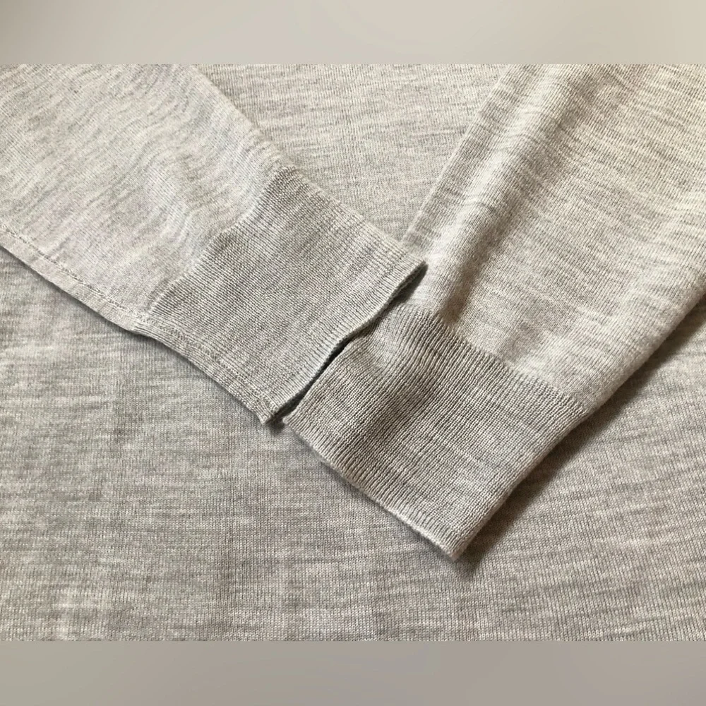 🤍NEW! J Crew Grey Long Sleeve Pullover V-Neck Lightweight Sweater